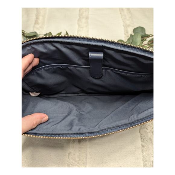 Kate Spade Laptop Bag in Navy Lip Print - Picture 4 of 5